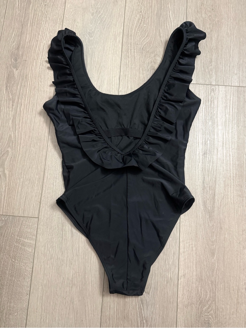 Black Ruffled Shoulder One-Piece Swimsuit - Picture 2 of 4